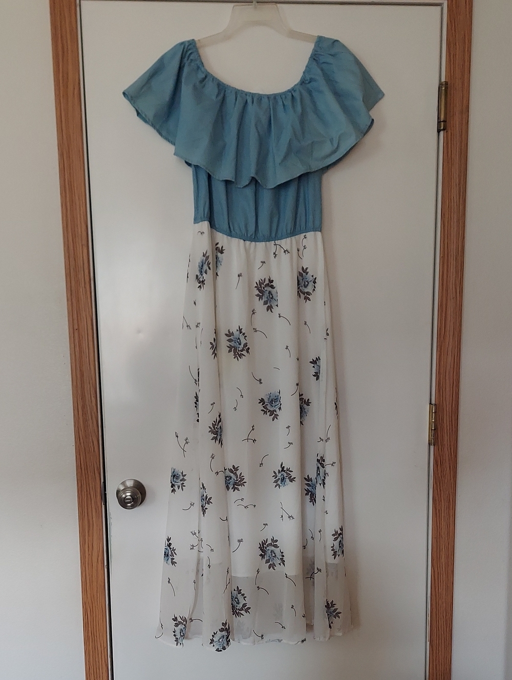 Blue & White Floral  Maxi Dress Size XL